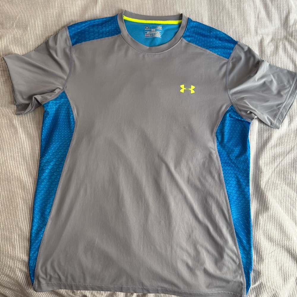 Under Armor Men’s Activewear Tshirt
Size L
Like New